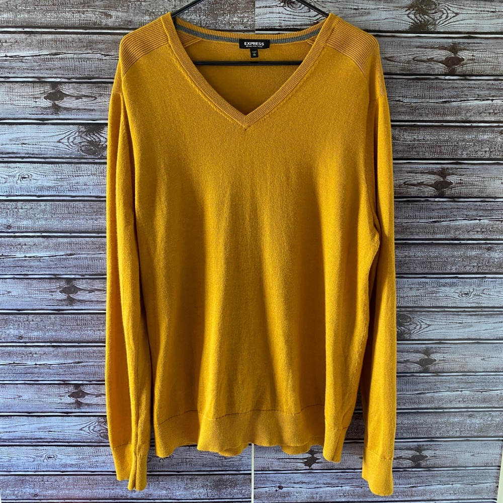 Express Men's Long-Sleeved Sweater Sz XL Mustard Yellow V-Neck Merino Wool Blend